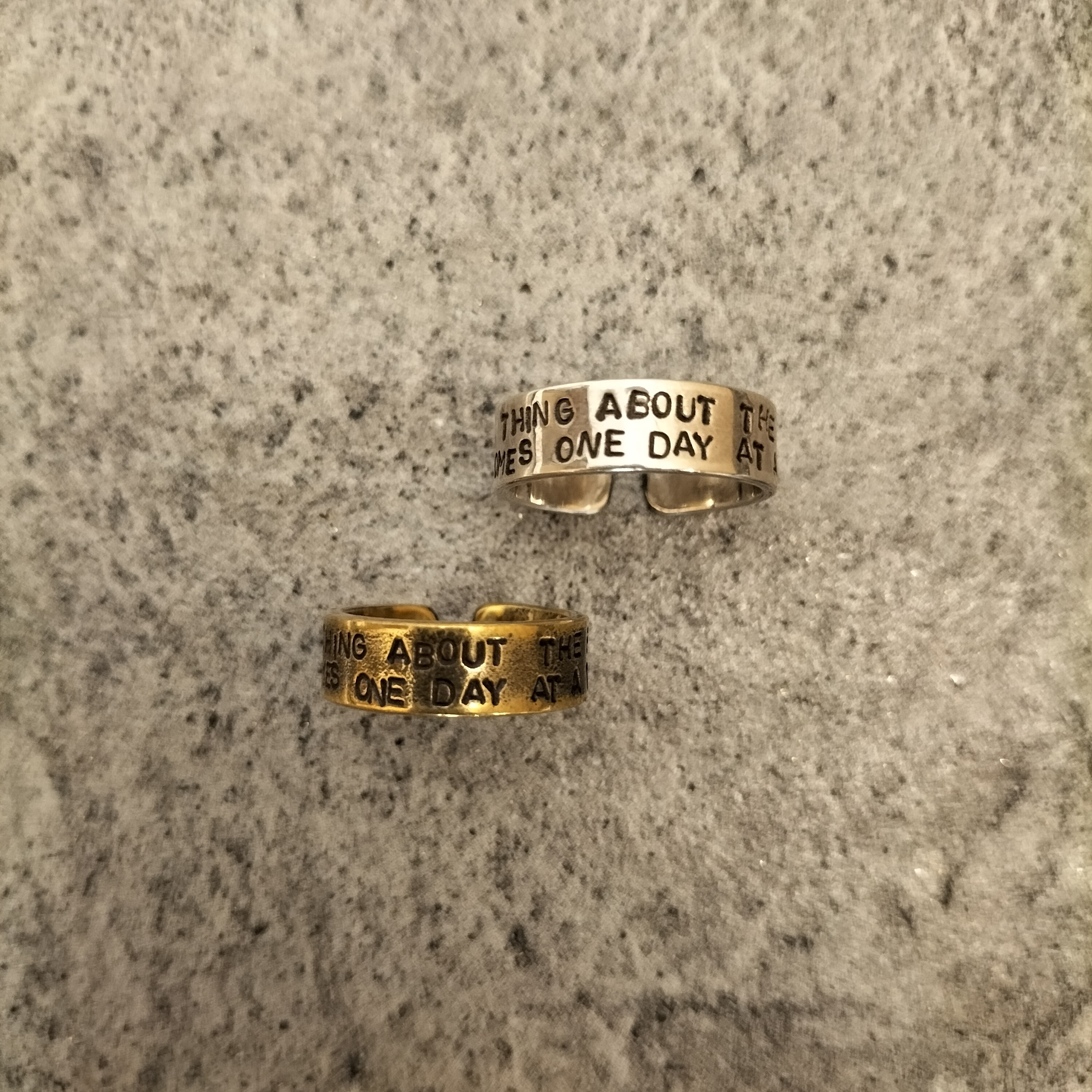https://store.hands.net/hakata/item/9158450c89d8118794e32a3fdea8b170098d35cc.jpg