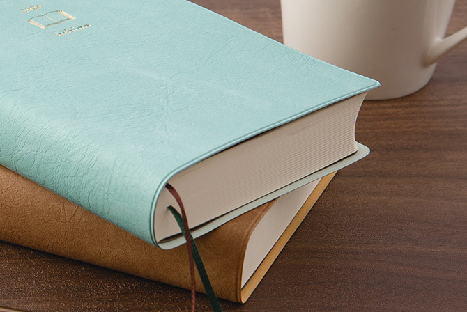 毎日をたっぷりと書き込める1日2ページ手帳「hibino」