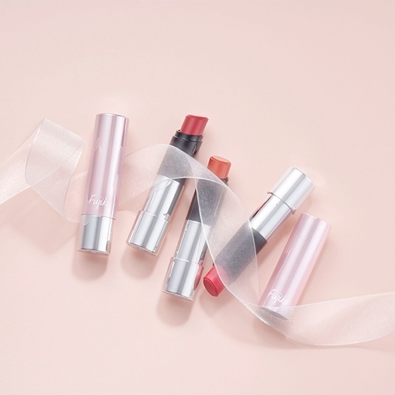  【博多店】鏡を見ずにパパっと塗れるリップ