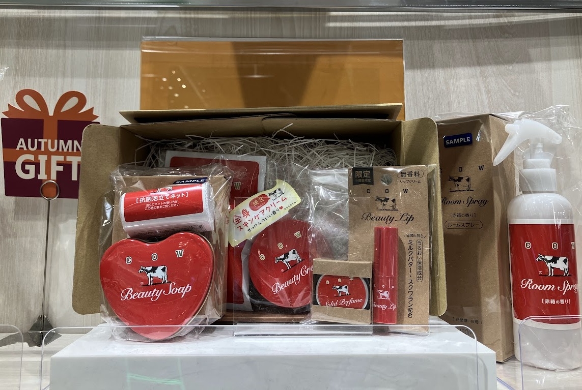 【イオンモール東浦店】COWブランド赤箱アイテムが限定登場！