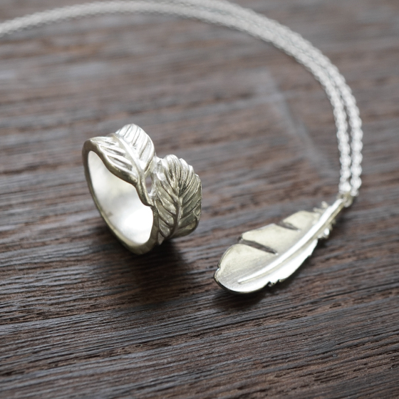 【町田店】フェザーモチーフのシルバーアクセサリー