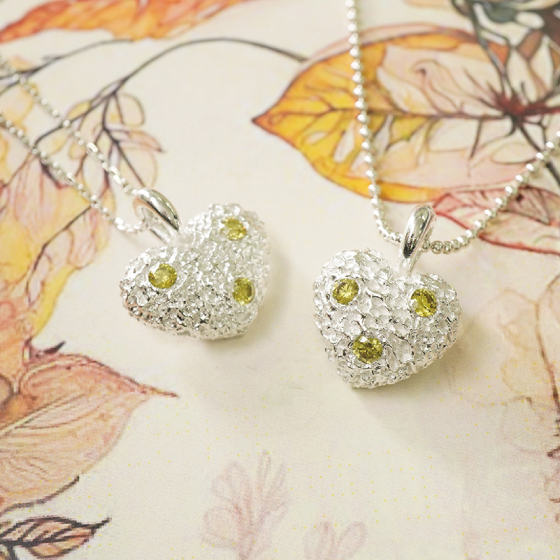 【町田店】キラキラハートのペンダント