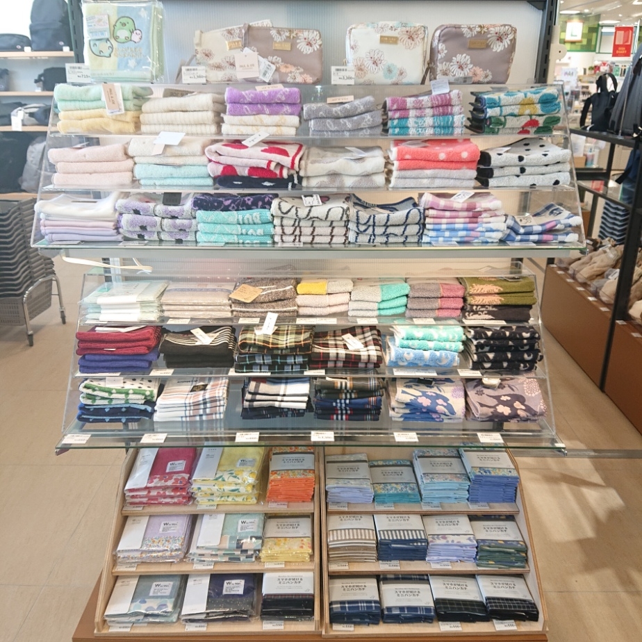 【宮崎店】ハンカチコーナー充実してます♪