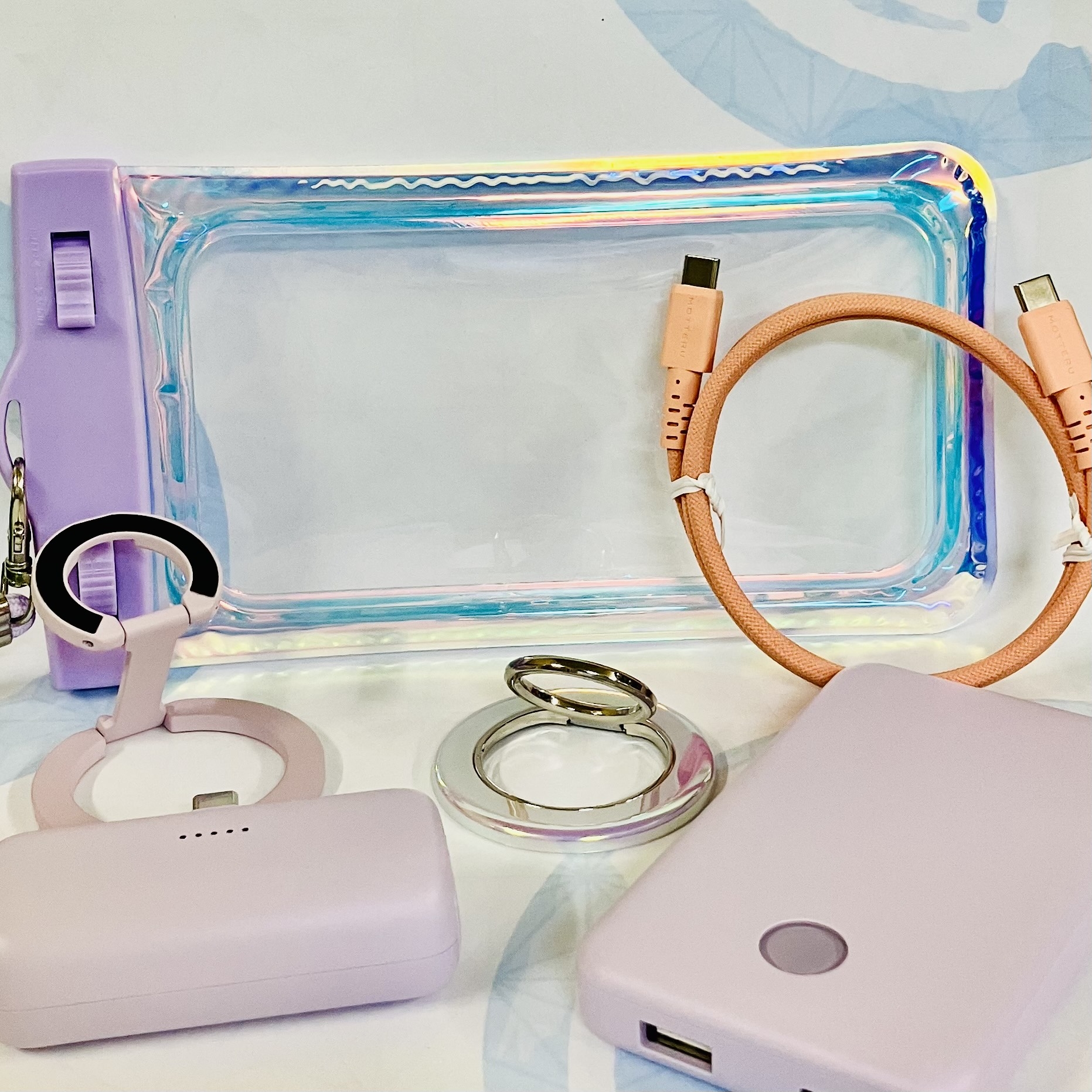 【大分店】透明感たっぷり！オーロラカラーのキラリ光るスマホアイテム