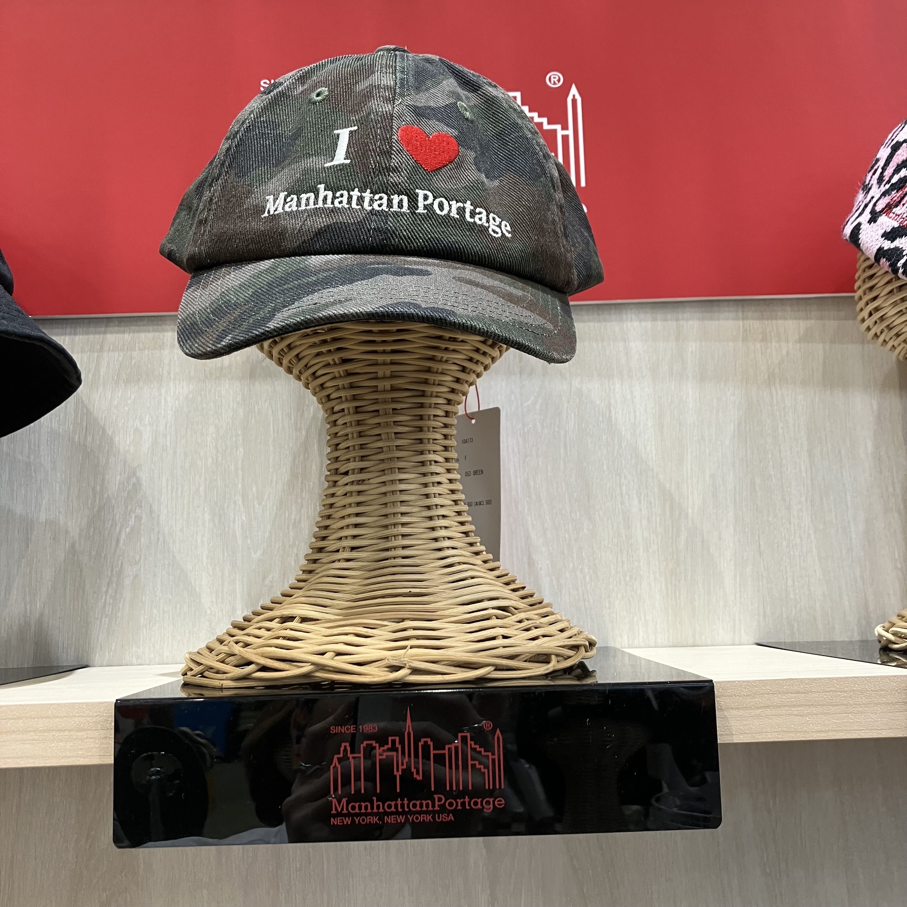 https://store.hands.net/shinjuku/item/6753052801a931d4f2b7dd59ece6e73d9d32ca80.jpeg