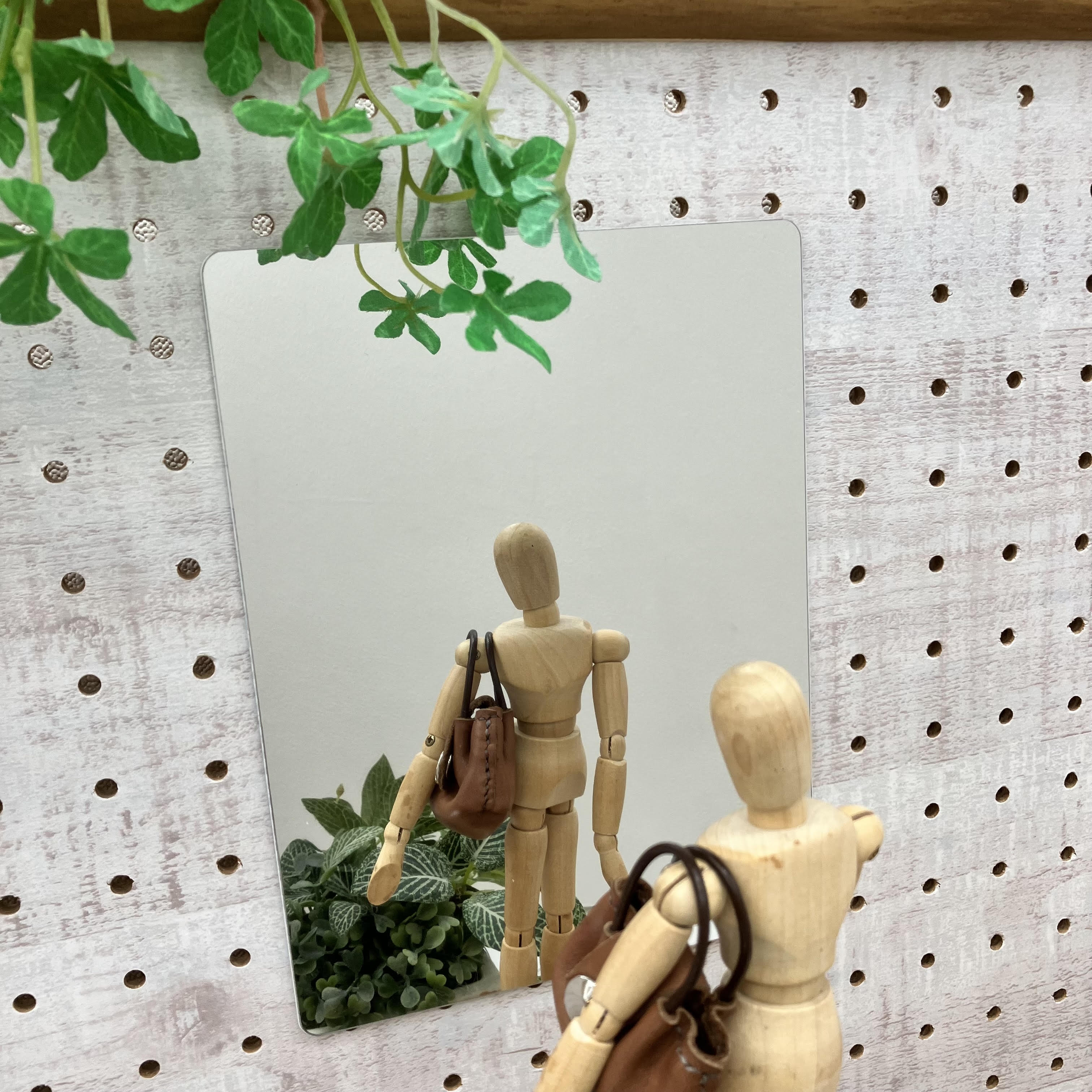【新宿店/6F】割れない鏡「どこでもミラー」