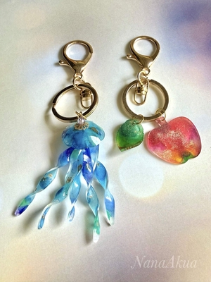 HANDS_DO_WS_ナナアクヤ_宝石りんご&星空クラゲのキーホルダー.jpg のコピー.jpg
